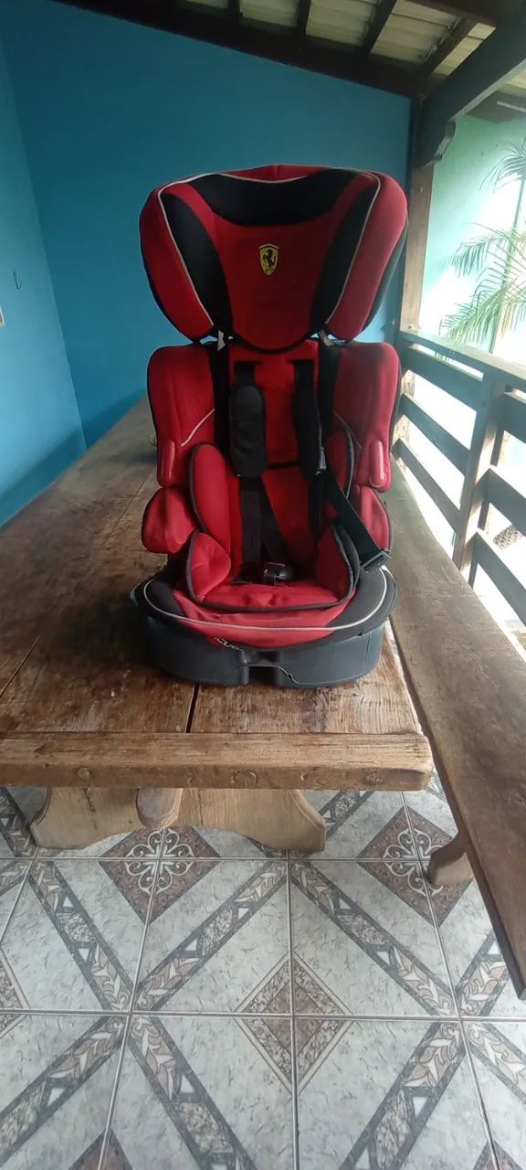 Vende se uma cadeirinha da marca Ferrari original - Foto 3