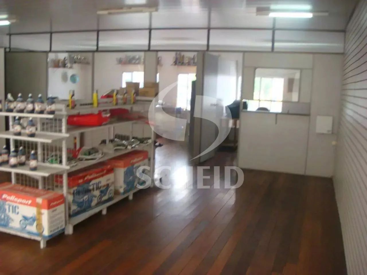 Galpão c/ 300m² e alta visibilidade para sua empresa - Foto 5