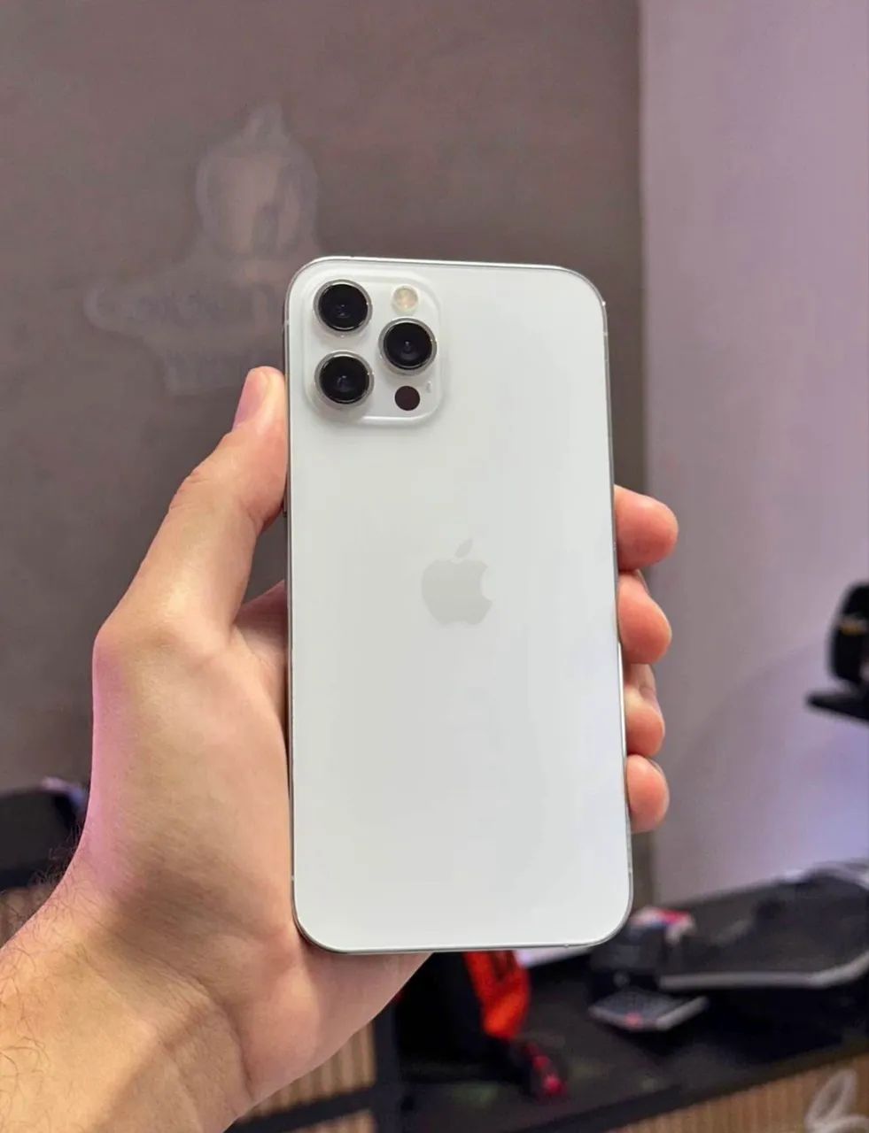 iPhone 12 Pro Max 256gb - Celulares e Smartphones - São José de