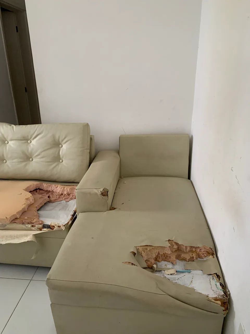 Vendo sofá para reforma - Foto 2