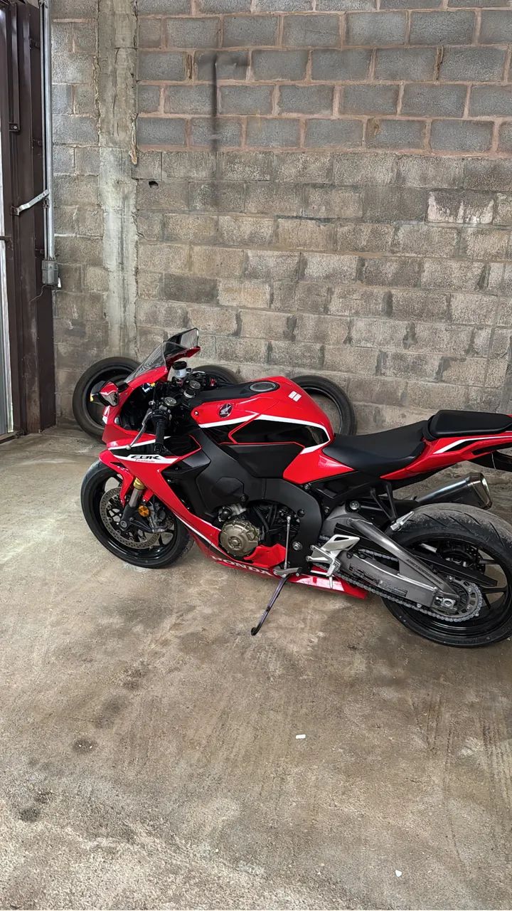 CBR 1000RR 2018 - Foto 3