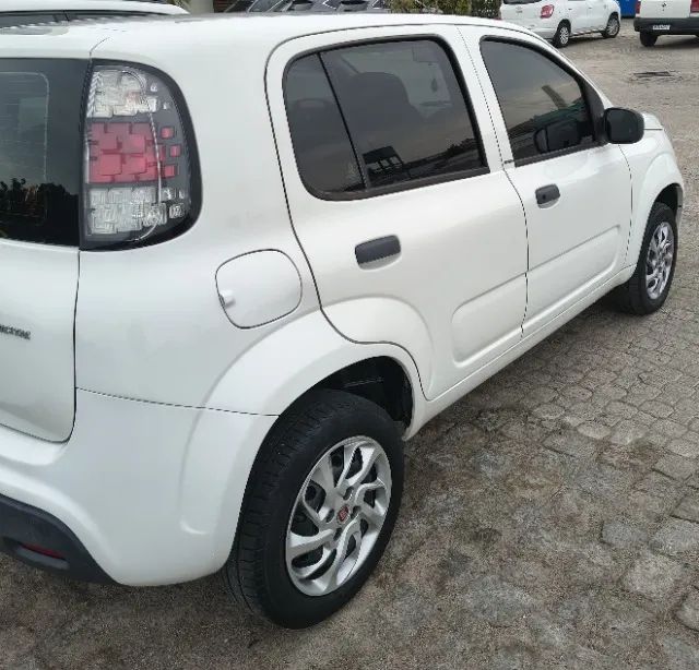 Fiat Uno Attractive 1.0 EVO Fire Flex 8V 5P 2016 - Foto 2