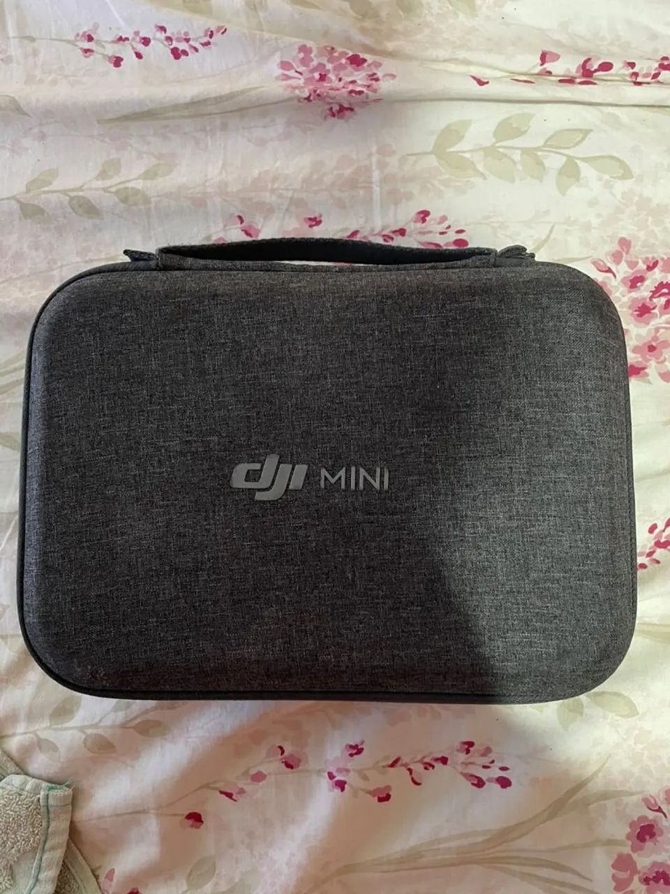 VENDO DRONE MINI SE COM KIT COMPLETO - Foto 3
