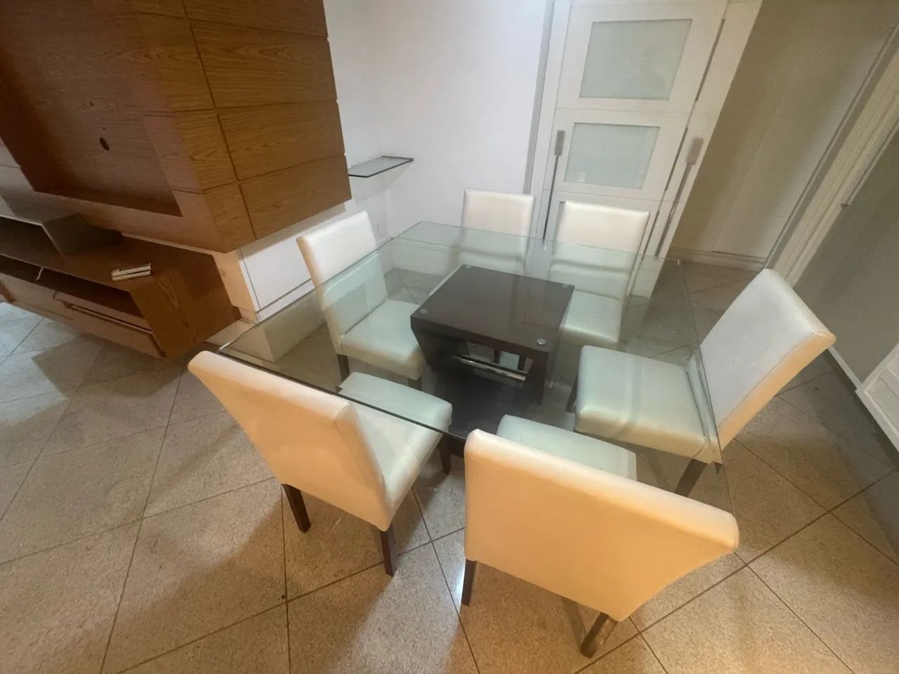 Mesa de Jantar com cadeiras - 6 lugares  - Foto 4