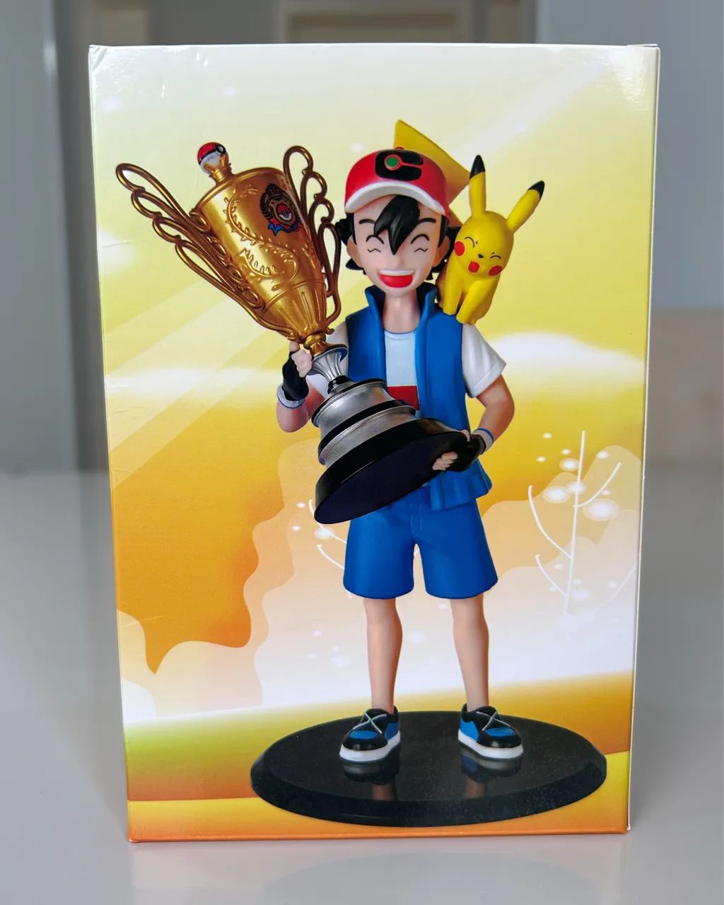 Boneco Ash Pokémon Pikachu Trofeu Action figure - Foto 4