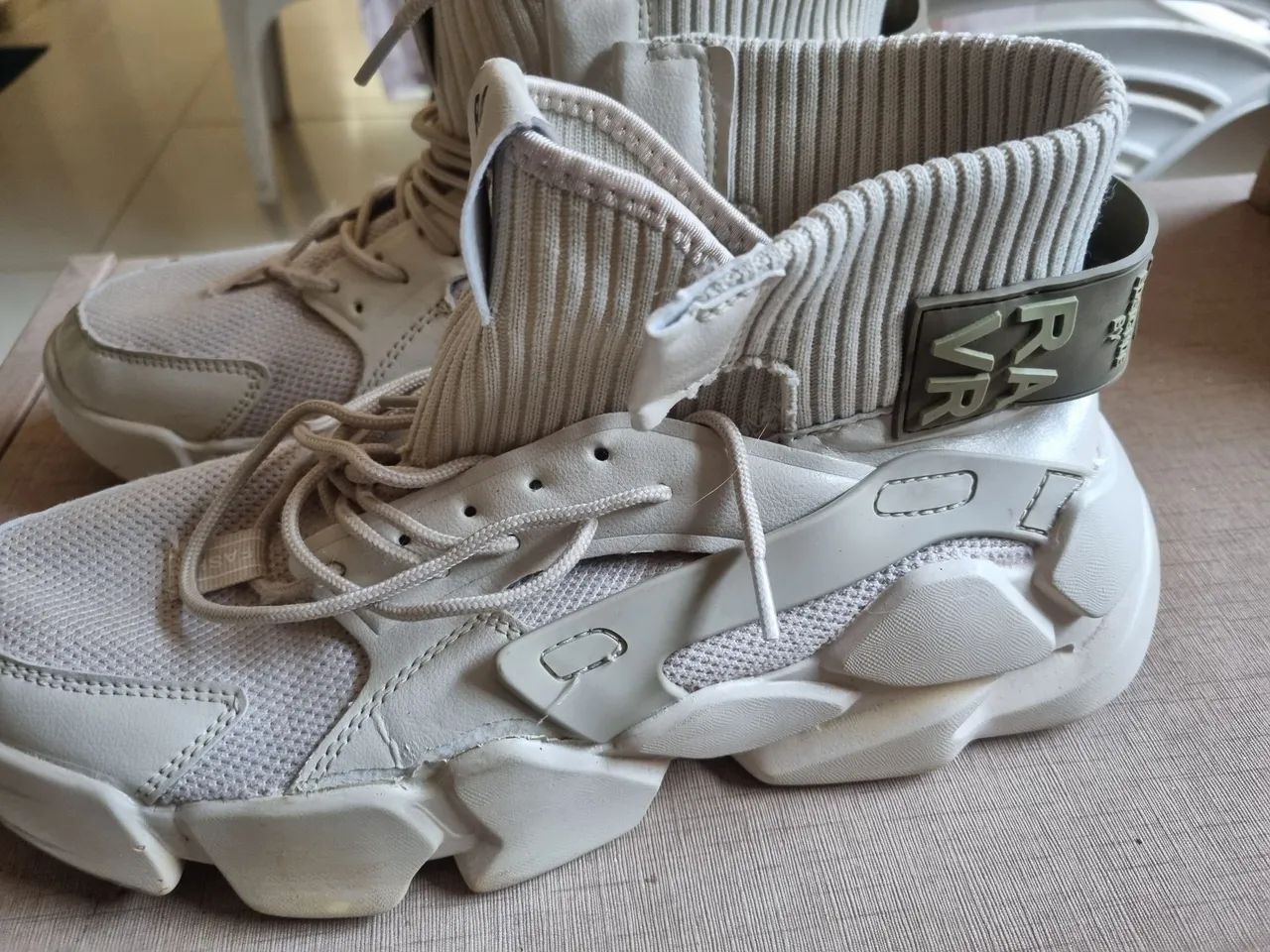 TENIS RAVR BEGE 42 - Foto 4