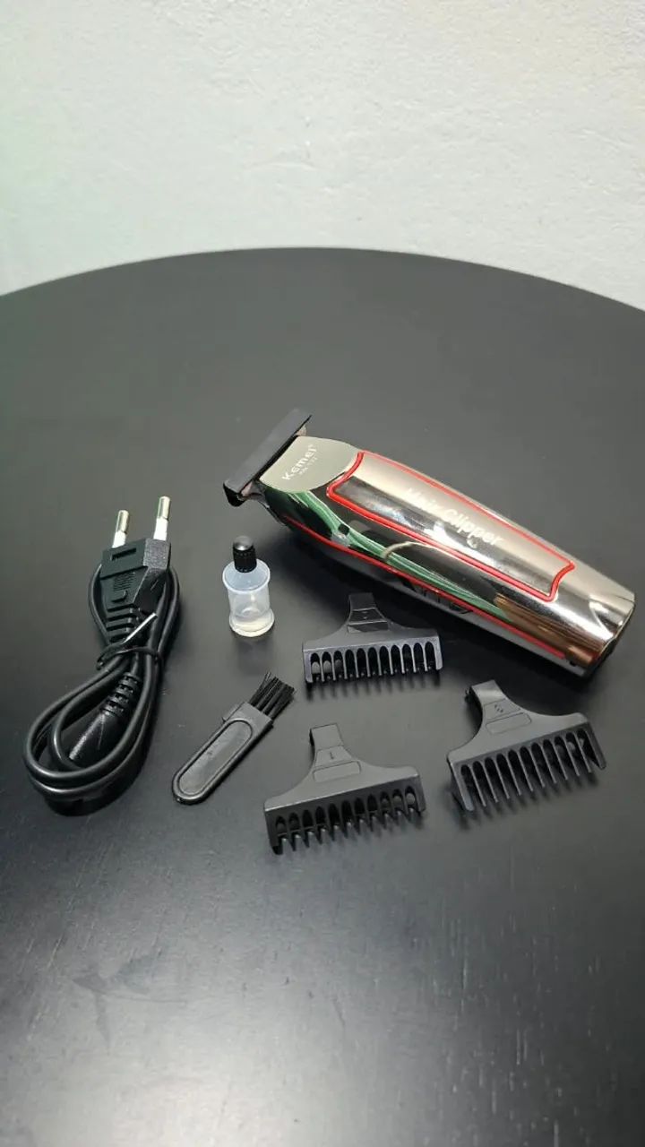 Máquina de Cortar Cabelo Kemei + Pentes 1, 2 e 3 + Kit de Limpeza