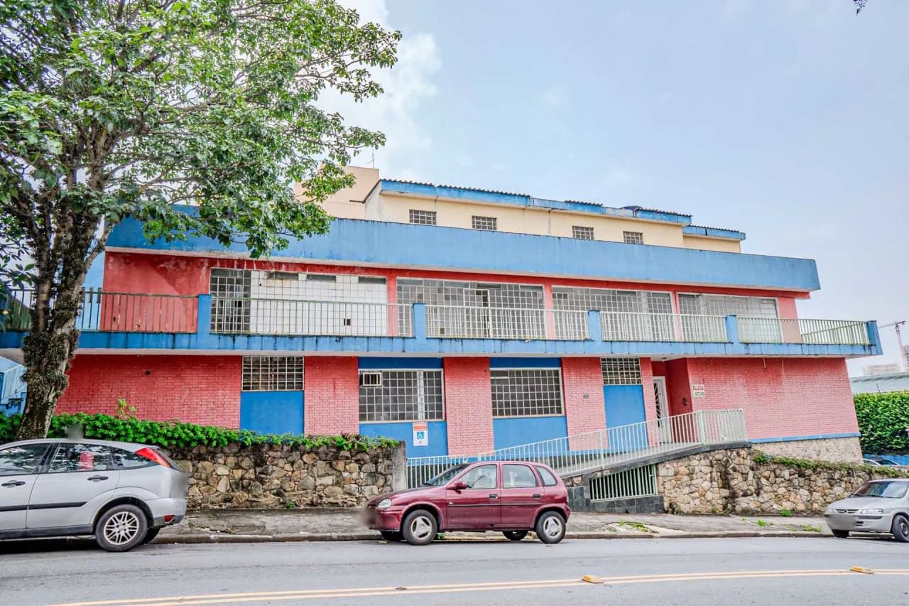 Casa comercial na Rua Lacedemônia, 132  500 m²