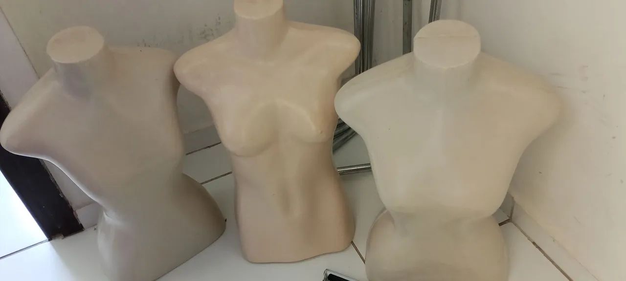 Manequins meio corpo e araras de roupa semi novo  - Foto 3