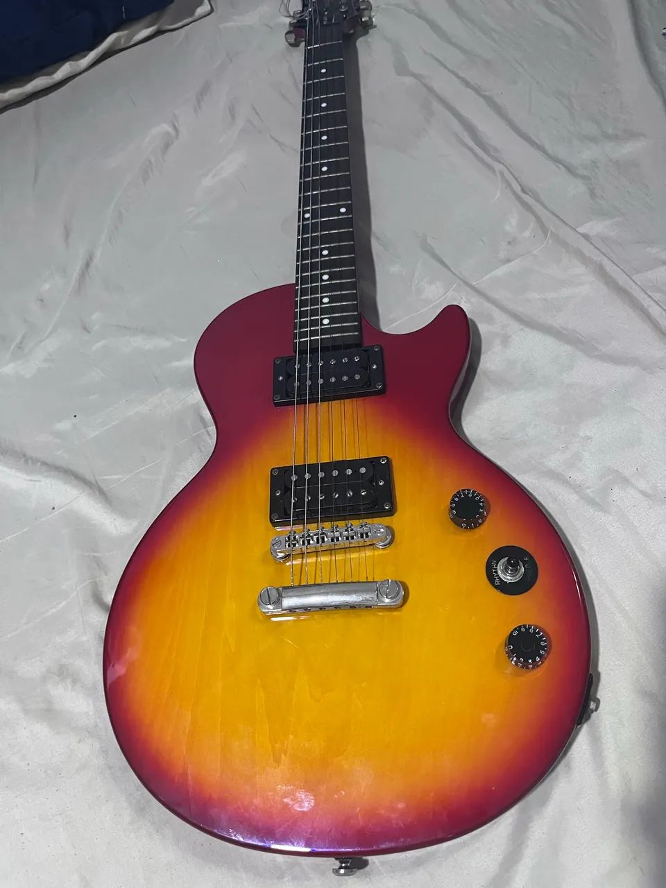 Vendo guitarra semi nova - Foto 2