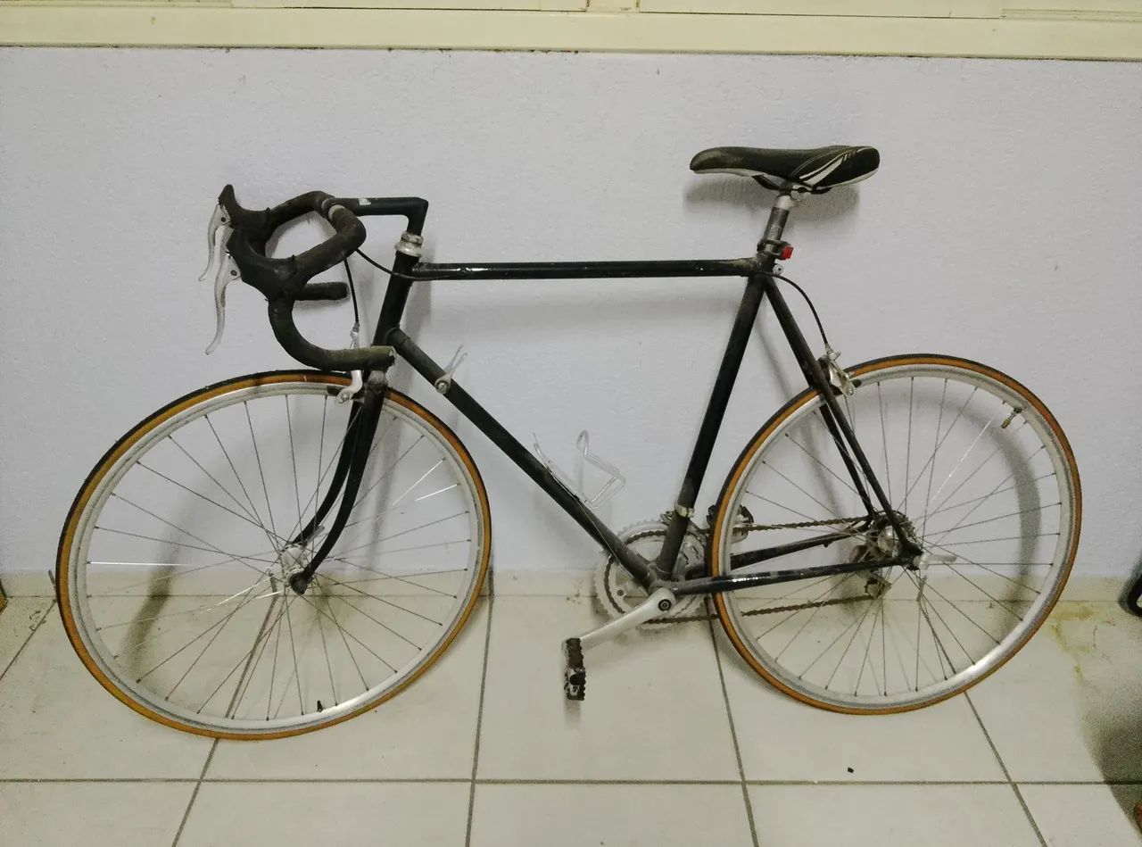Vendo Bicicleta antiga Specialized 