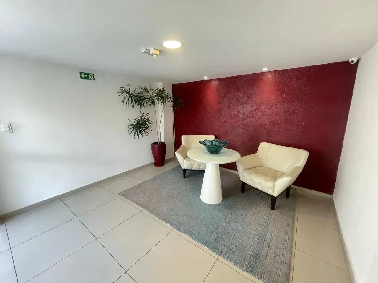 CLÁSSICO APARTAMENTO AMPLO E NASCENTE PRÓXIMO À PRAIA - Foto 3