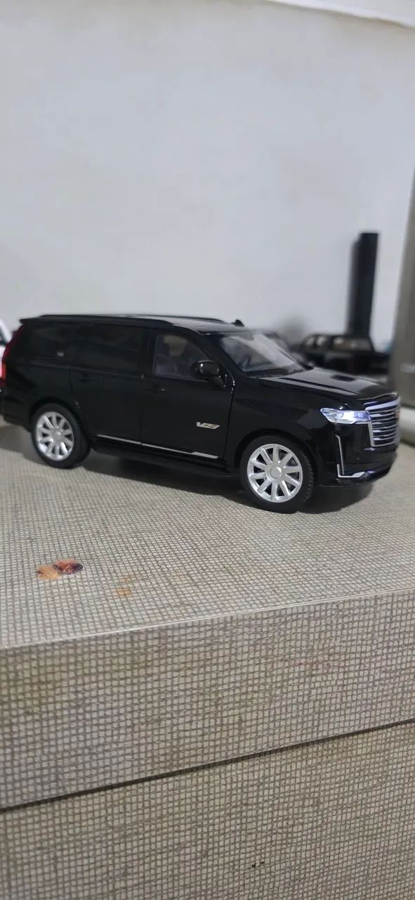 Cadillac escalade miniatura 1/24 - Foto 5
