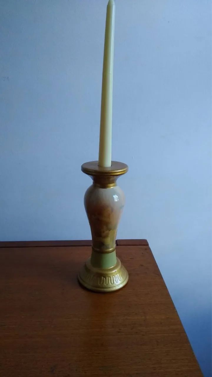 Castiçal de louça 