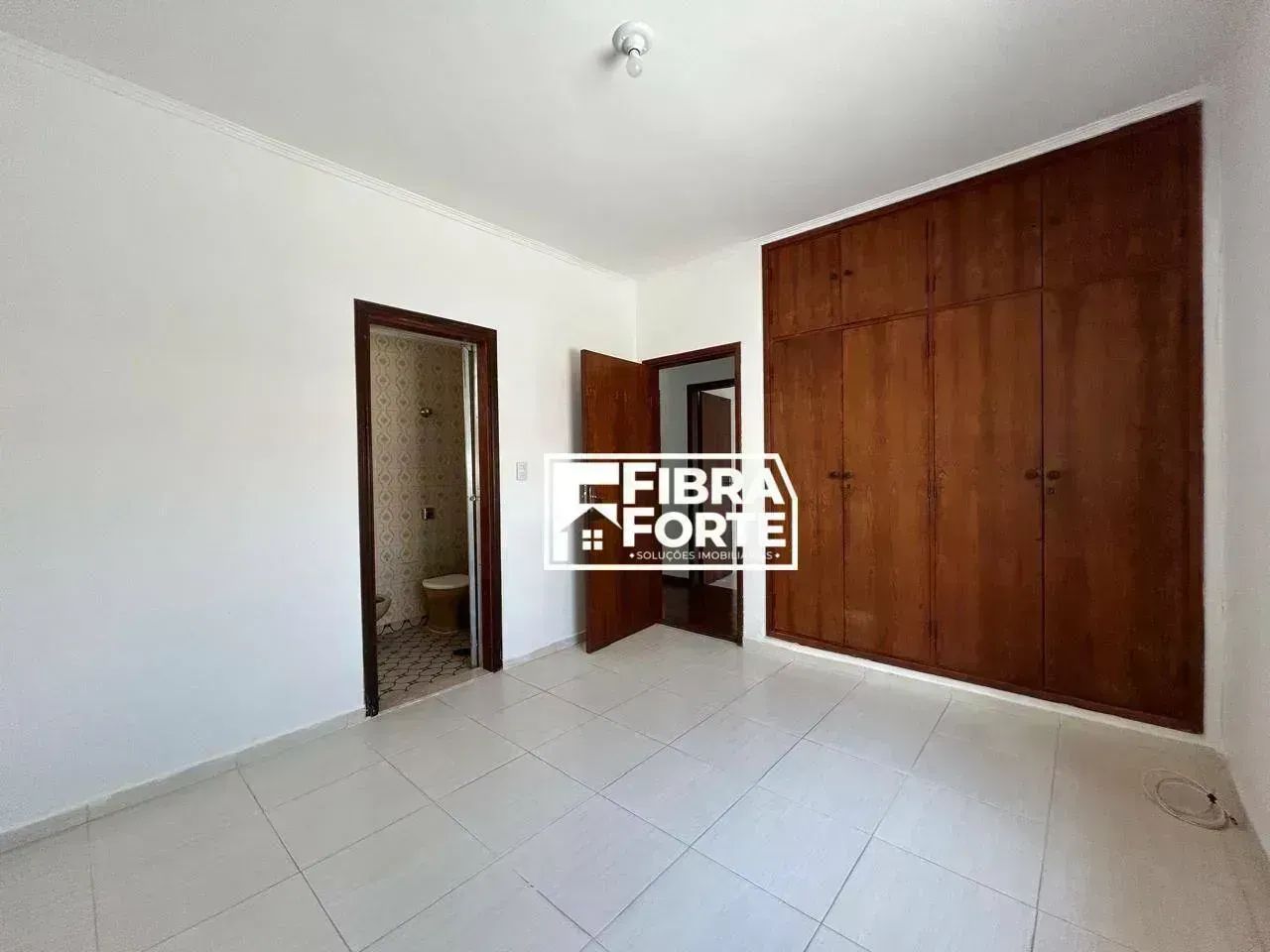 Casa Terrea com edicula e Piscina - Foto 5