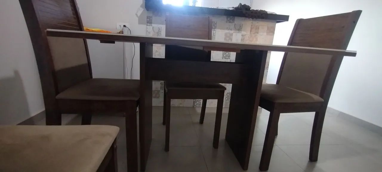 Mesa com 4 cadeiras  - Foto 3