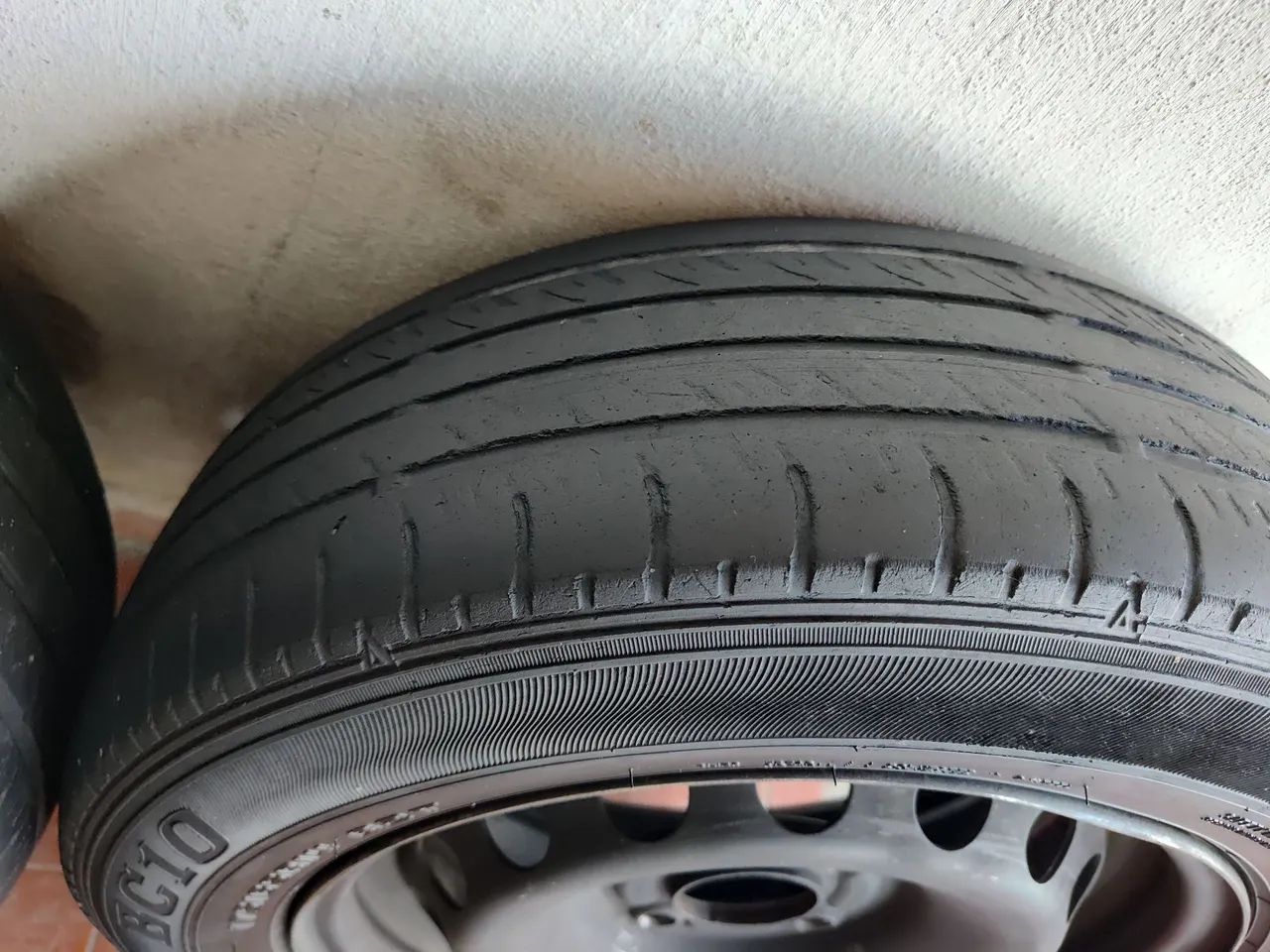 Oportunidade unica, jogo de pneus completo! - Foto 6