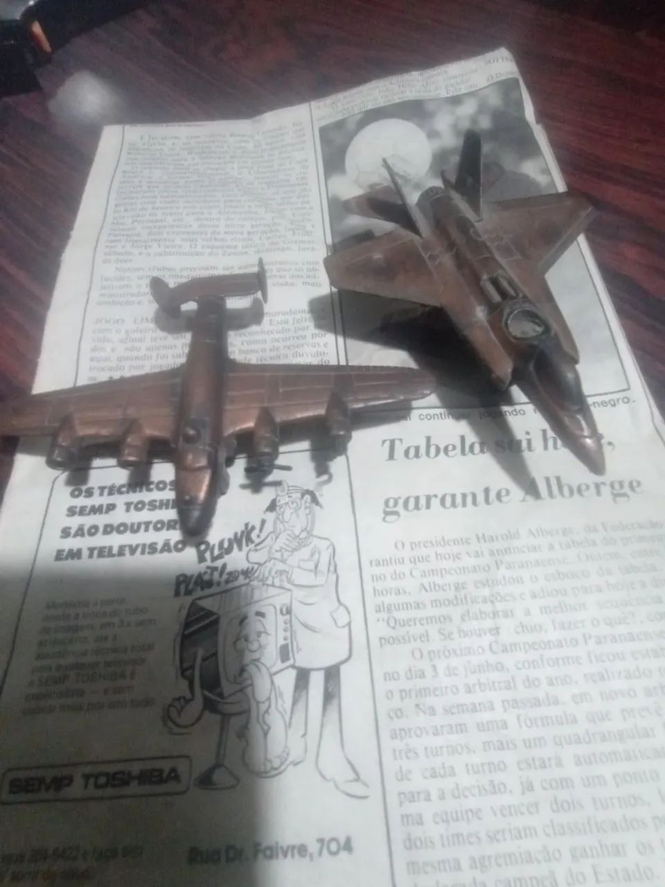 2 aviões de metal, apontador... - Foto 2