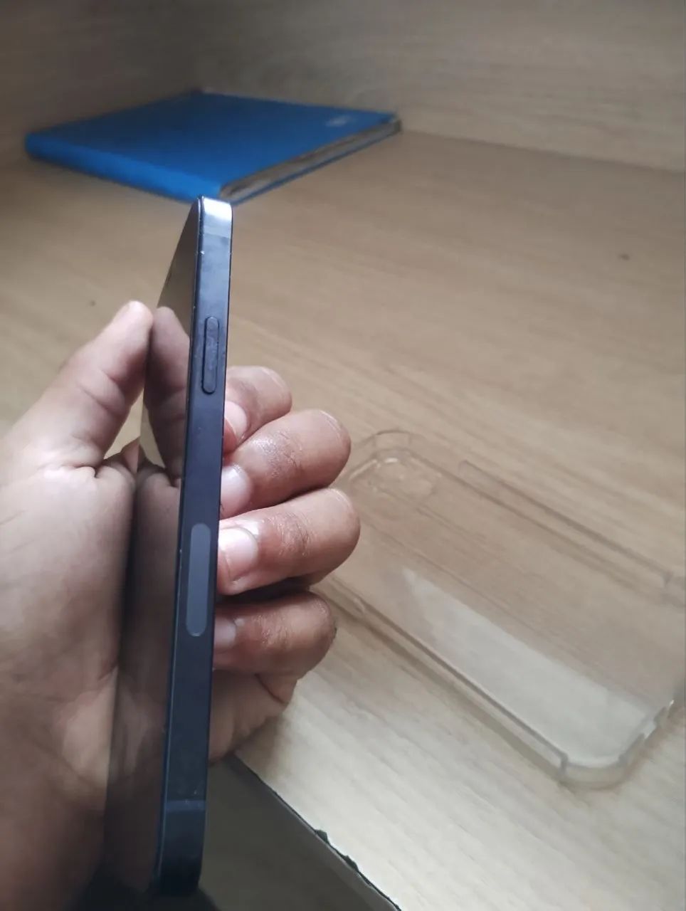 Vendo iPhone 12 muito novo 