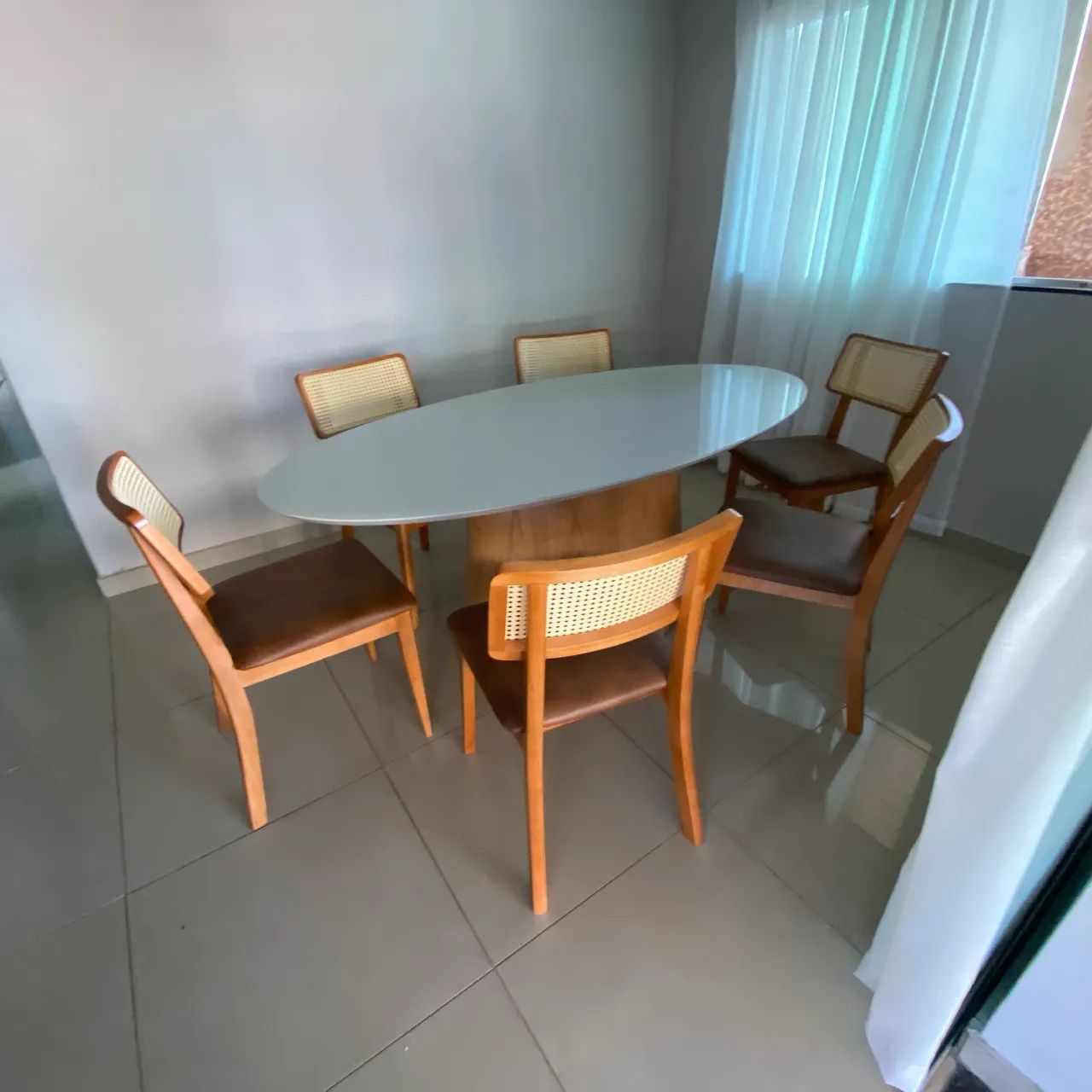 Conjunto de cadeiras e mesa oval madeira maciça  - Foto 5