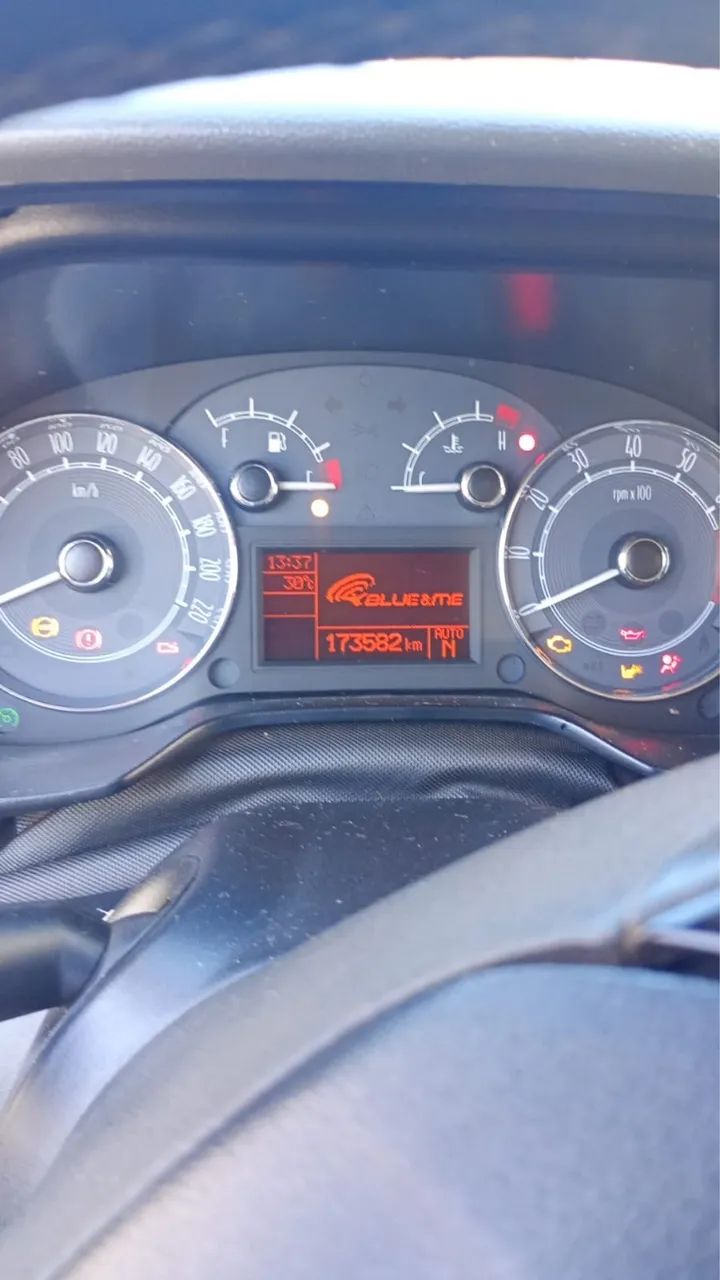 Fiat Linea Absolute 1.9/1.8 Flex Dualogic 4P 2011 - Foto 5