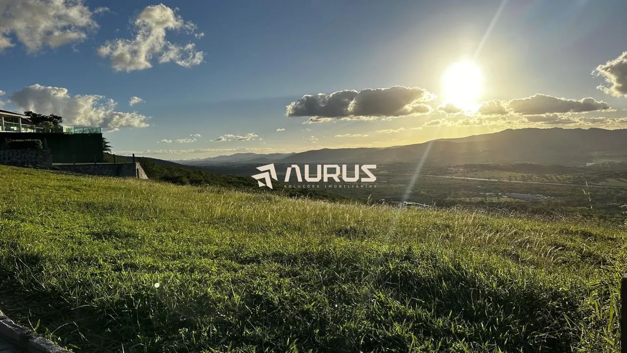Terrenos com vista, grandes e com parcelamento no Condomínio Terra de Santa Fé
