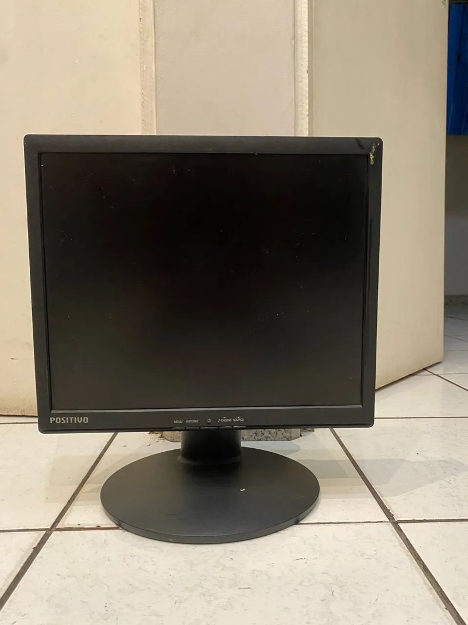 ? Monitor Positivo 10? Ajustável | Compacto, Clássico e em Bom Estado! - Foto 3