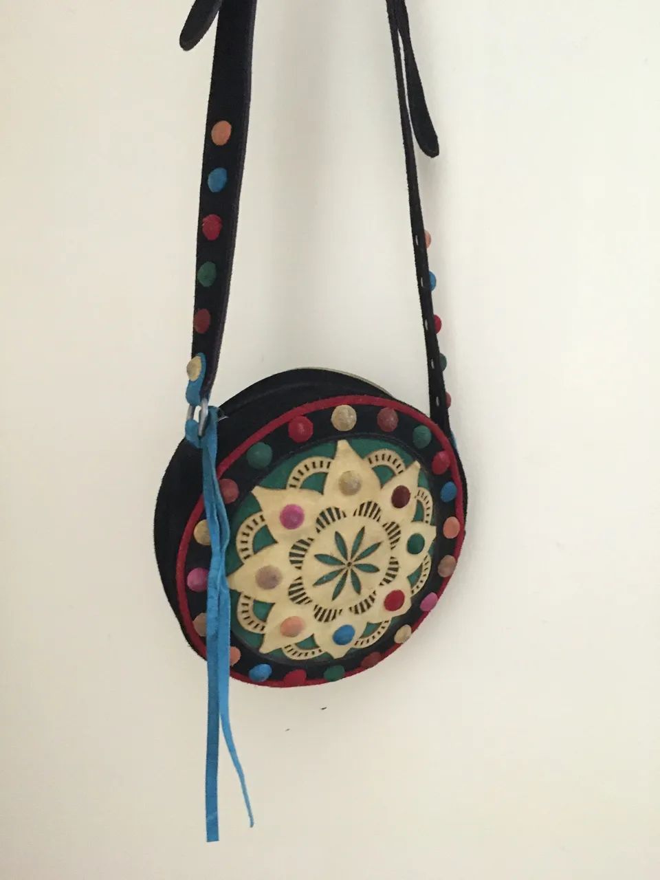 Bolsa camurça couro preta redonda - farm 