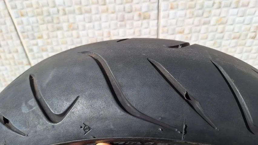 par de pneus original da Tracer 900 GT - Foto 4