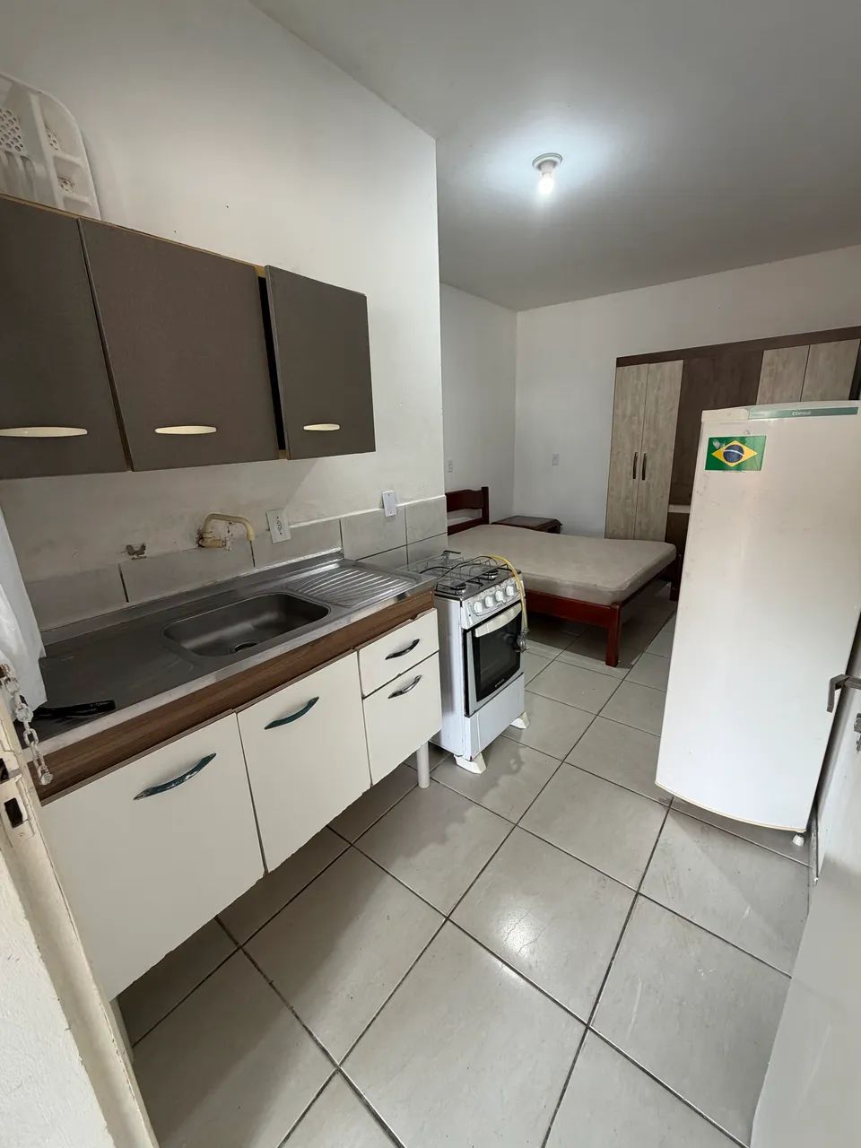 Kitnet nos ingleses bem localizada para 1 pessoa 