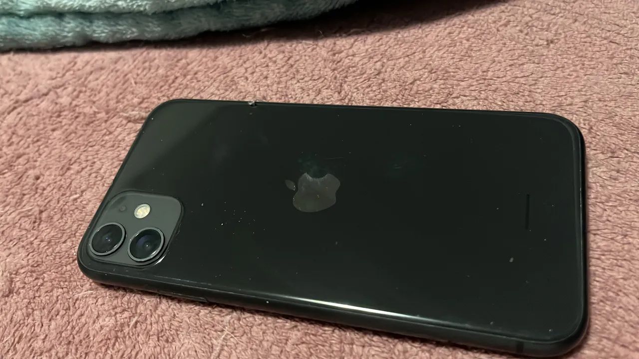 iPhone 11 - usado