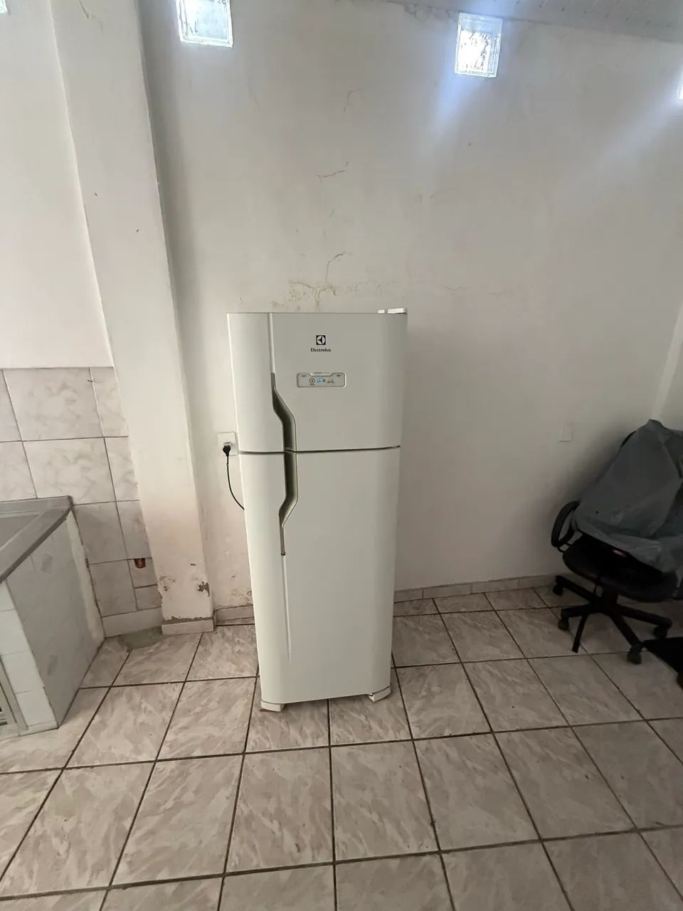 VENDO GELADEIRA NOVA 