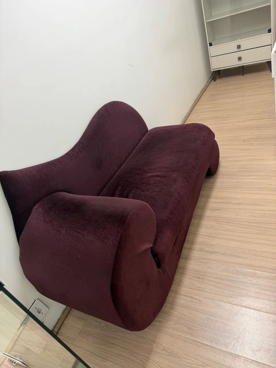 Sofá estilo divã