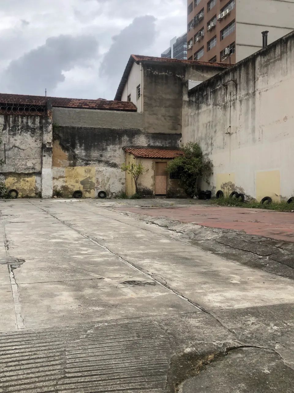 Terreno com estacionamento funcionando  - Foto 3