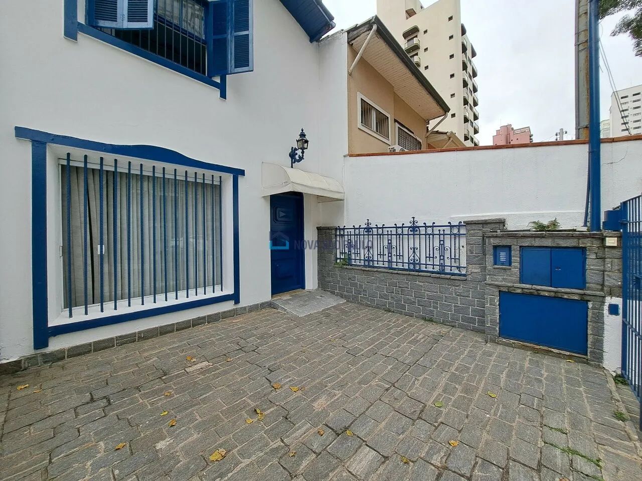 Casa Comercial à venda em Moema com 100 m² e 5 salas