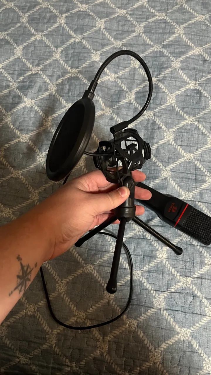 Microfone USB Redragon | Estado de Novo | Nunca Usado - Foto 4