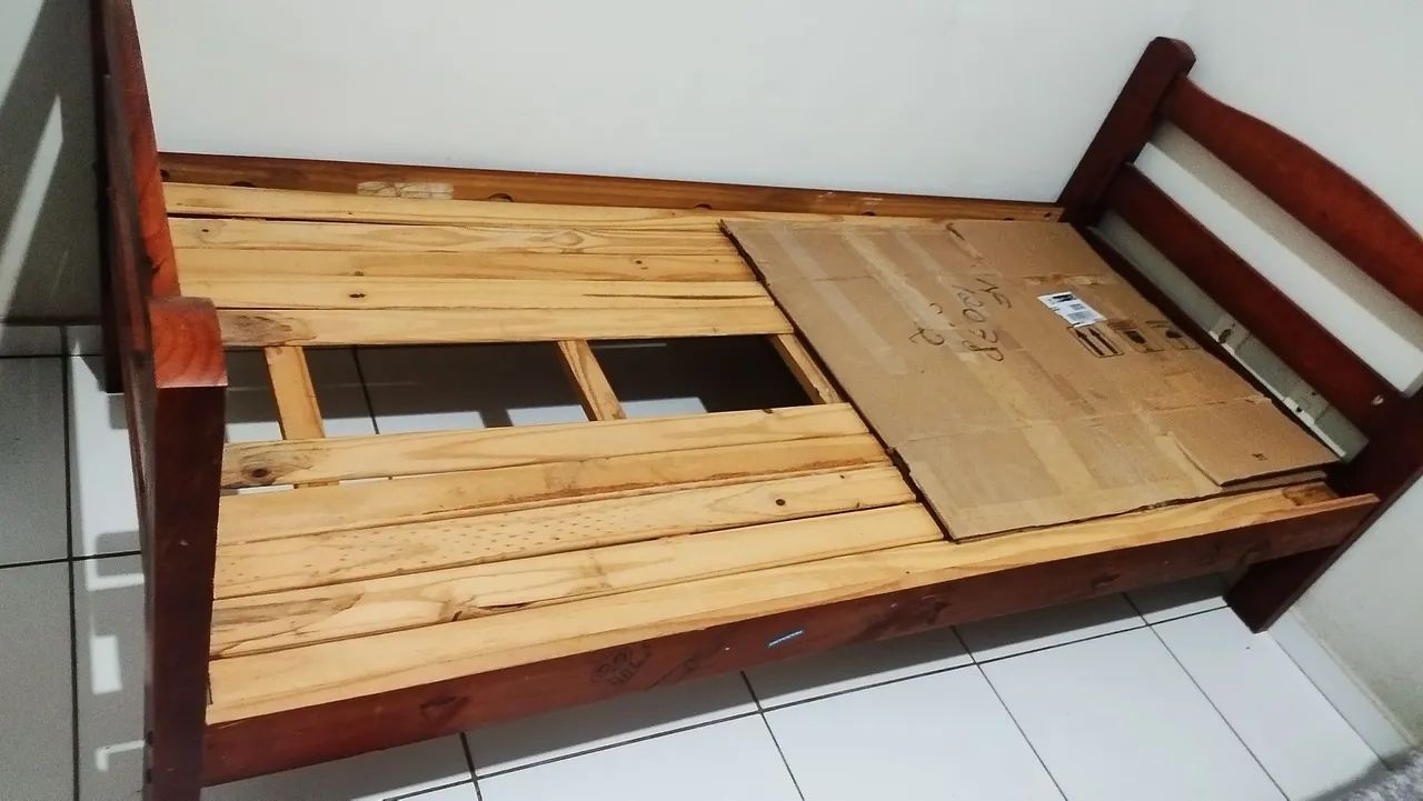 Vende uma cama de solteiro 
