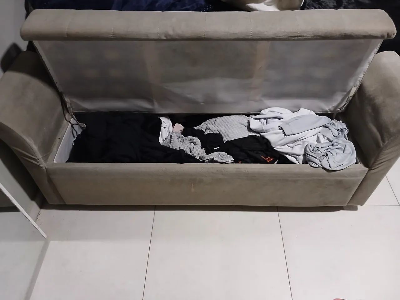 Vendo baú com rodinhas - Foto 2