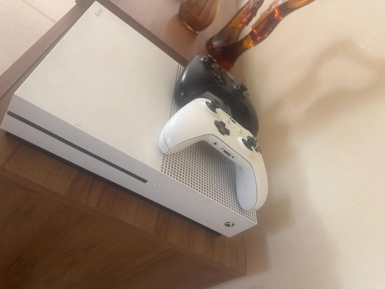 XBOX ONE S ( White version ) 