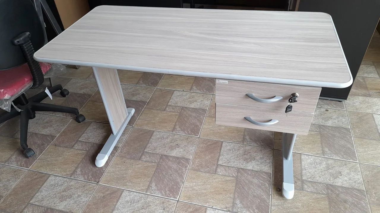Mesa reta escrivaninha 