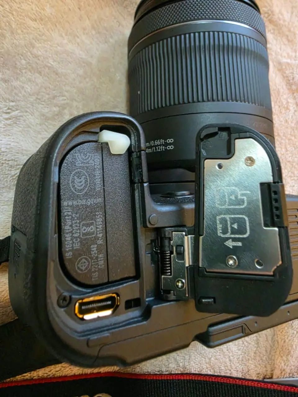 Canon EOS R6 Mark II Mirrorless Camera - Foto 4