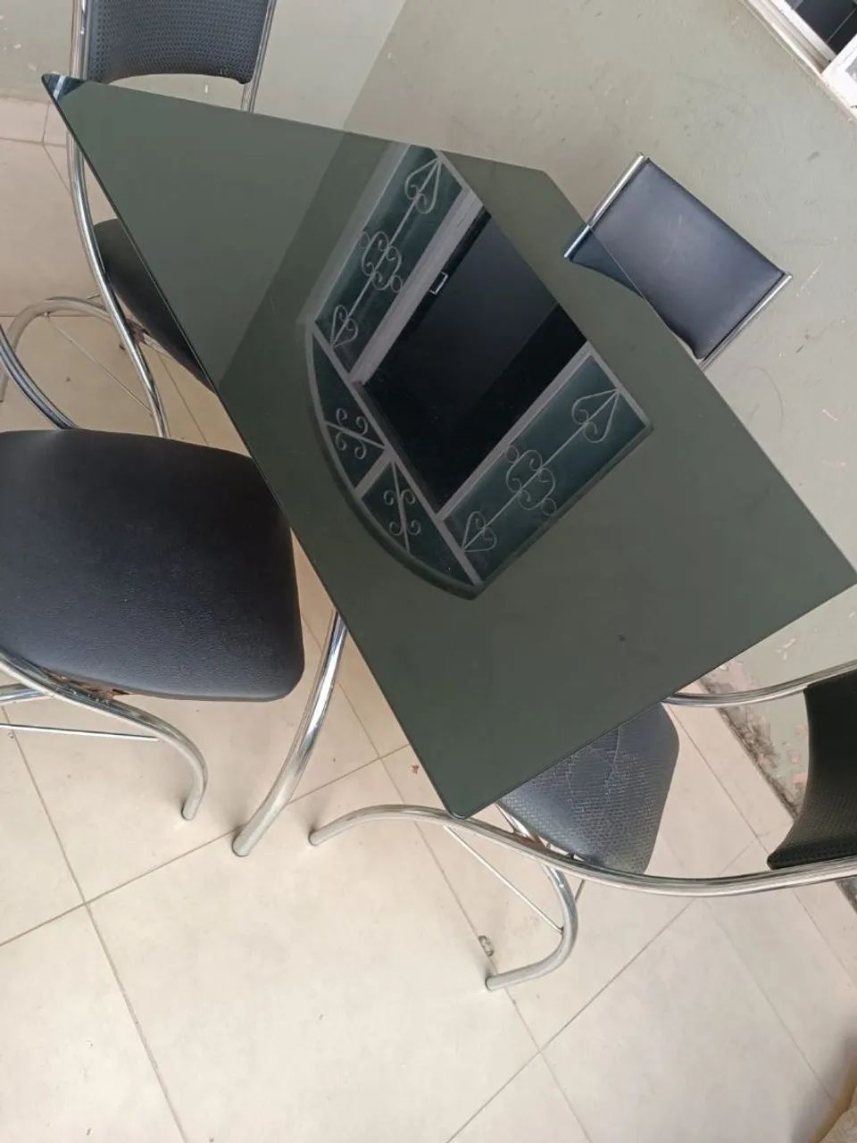Mesa com 4 cadeiras - Foto 4