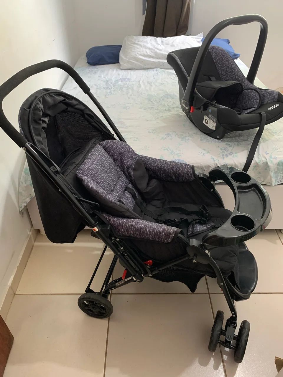 Carrinho com bebê conforto - Cosco reverse, preto - Foto 5