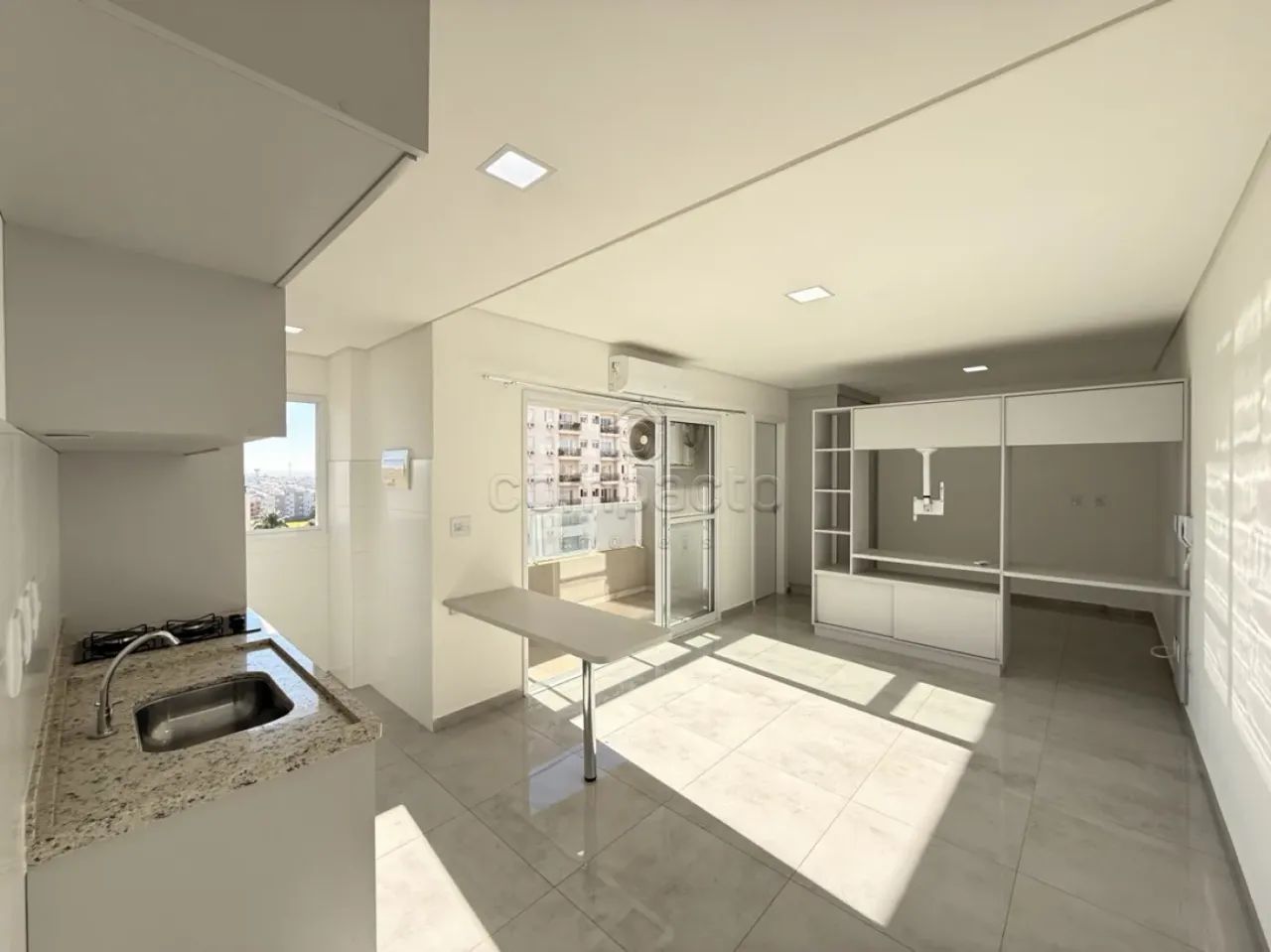 Studio | 1 Quarto | Sacada | Elevador | 1 Vaga