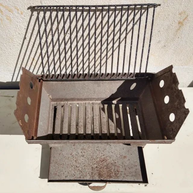 Churrasqueira pequena para restauro