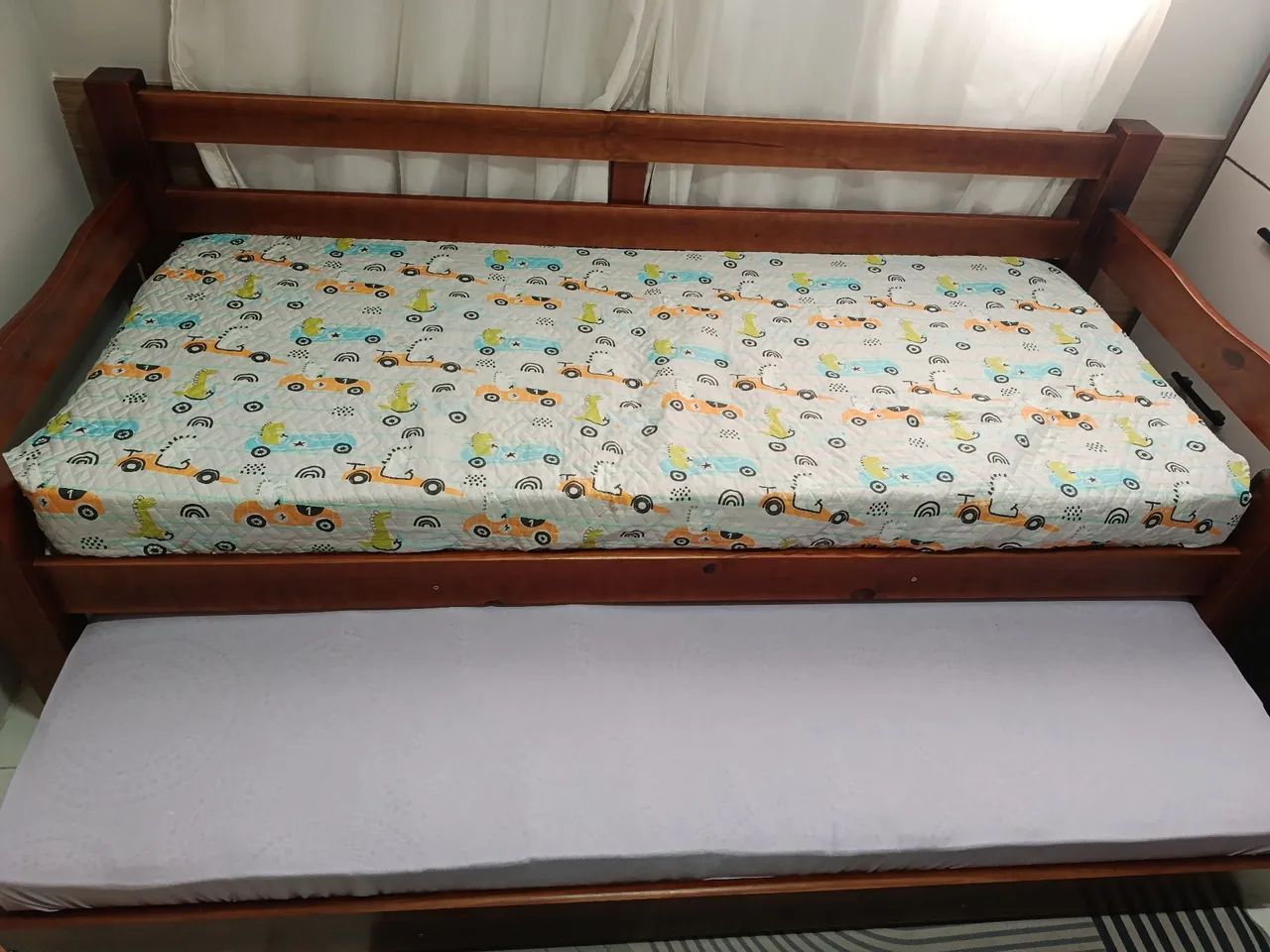 Vendo bicama  com rodízios  - Foto 4