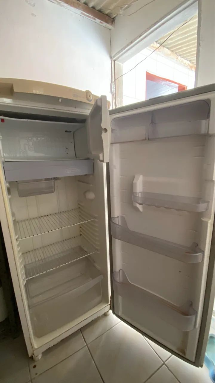 Geladeira Consul com Defeito - Ideal para Conserto - Foto 3