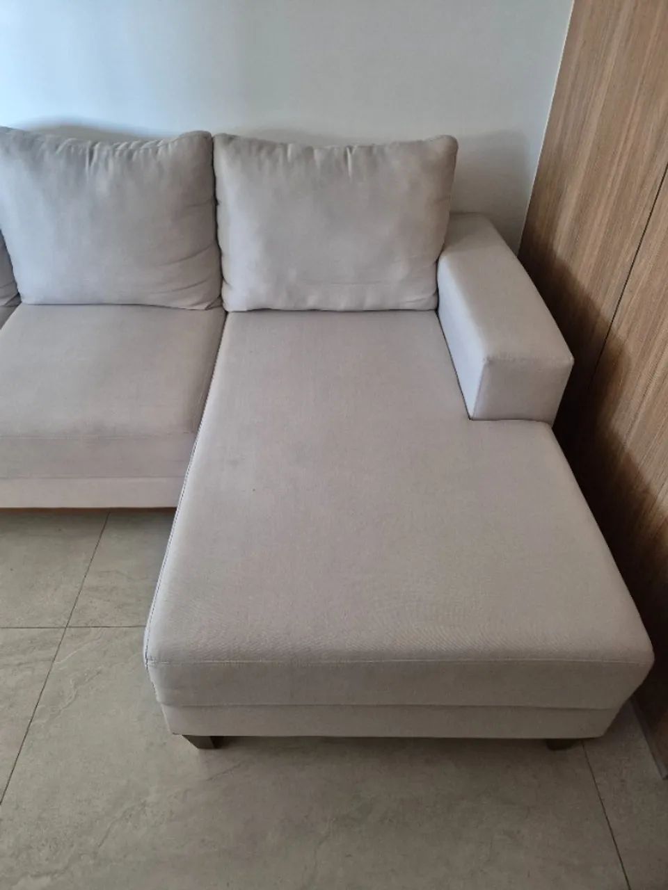 Sofá De Canto Com Chaise 3 Lugares Bege Para Sala (Usado) - Foto 3