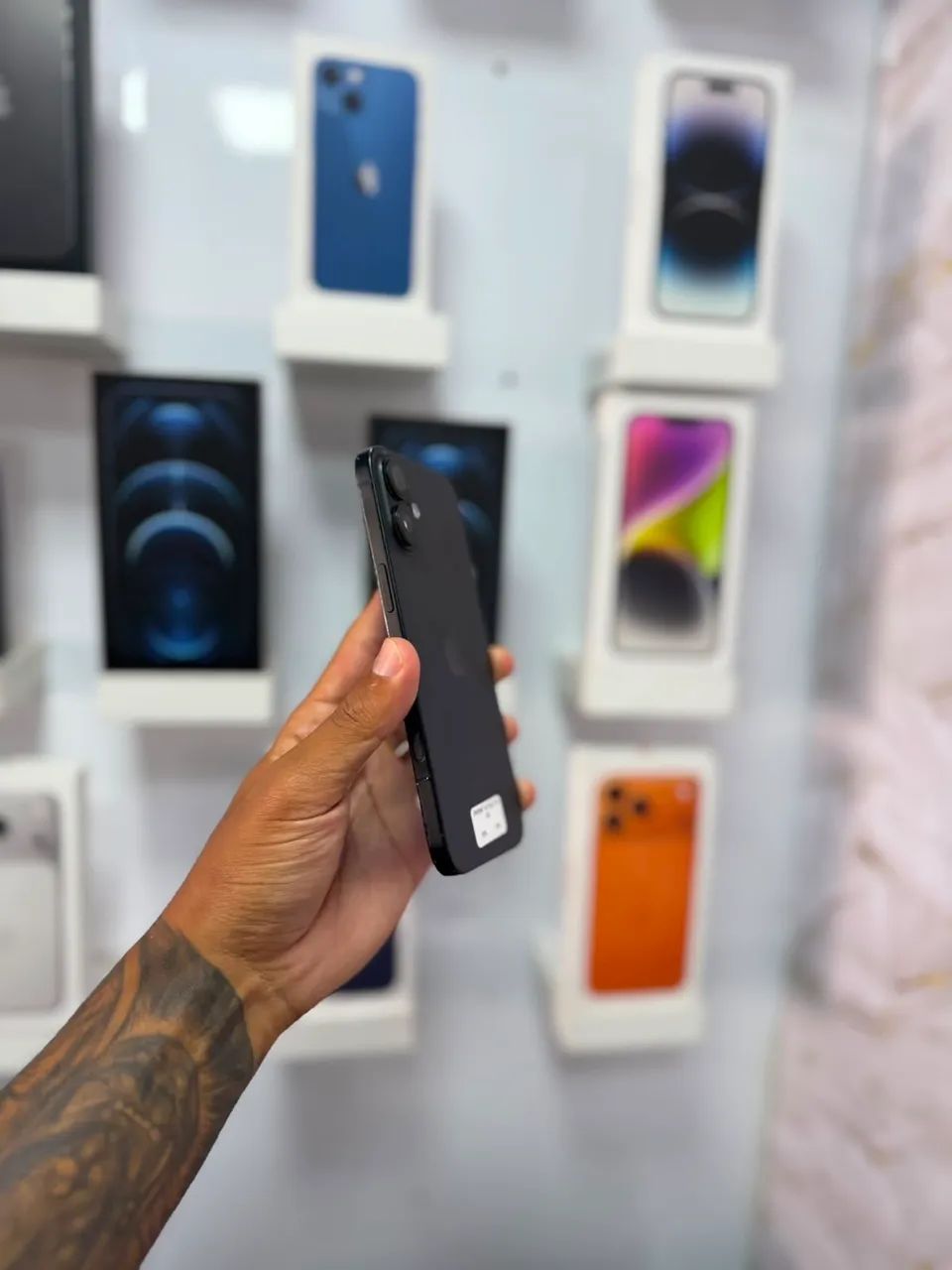 IPHONE 16 PLUS 128GB ?R$ 4.299 - Foto 2
