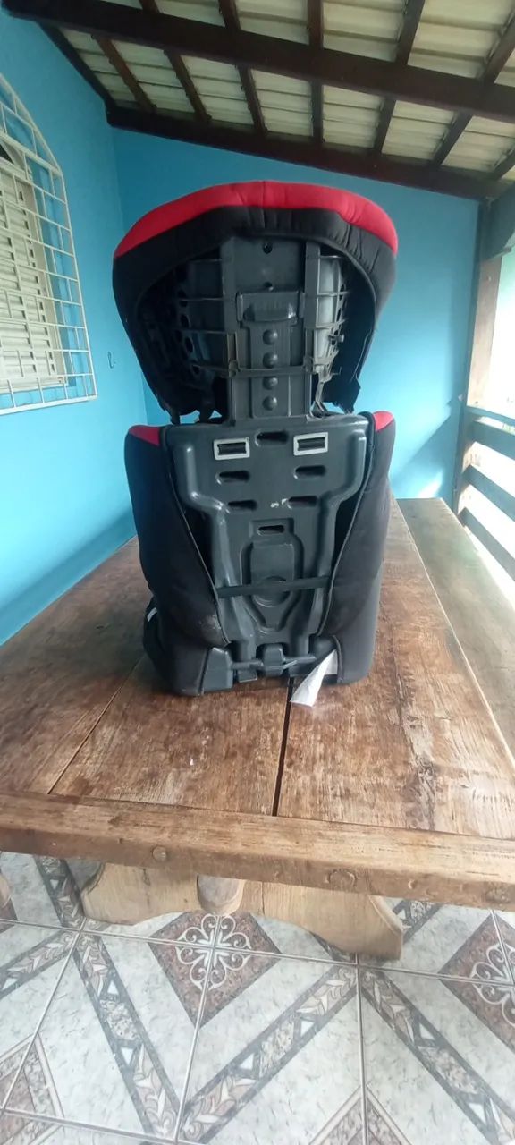 Vende se uma cadeirinha da marca Ferrari original - Foto 4